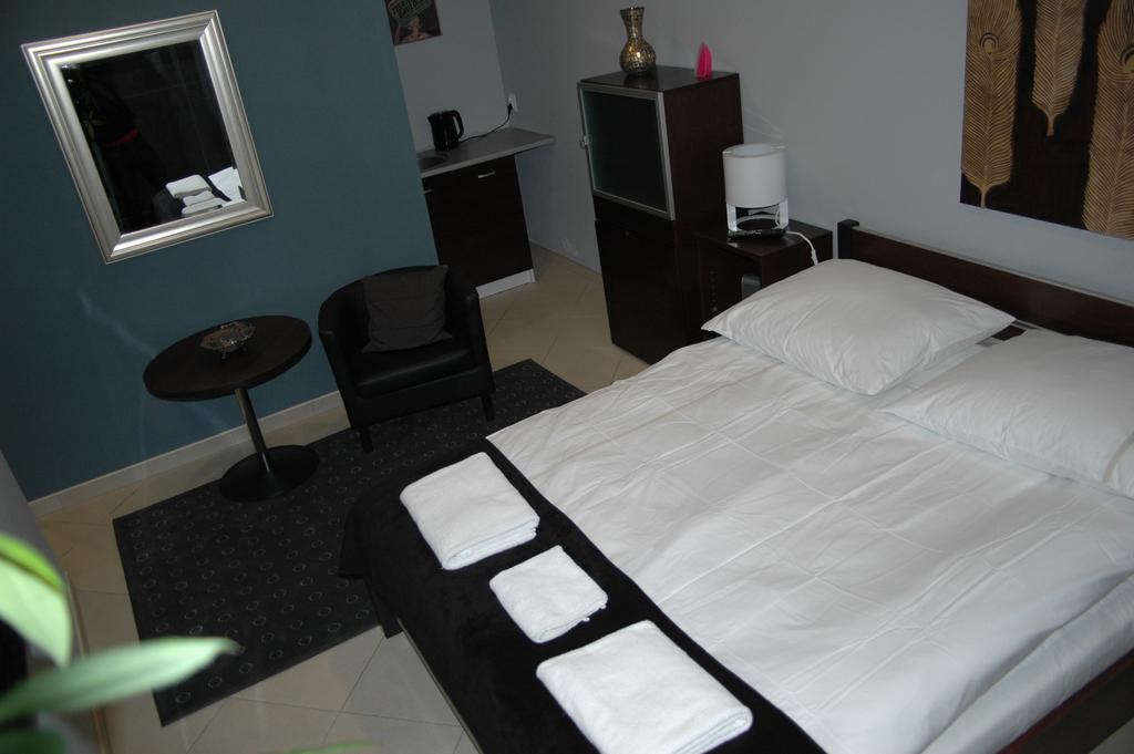 Aparthotel Sol Czestochowa Room photo